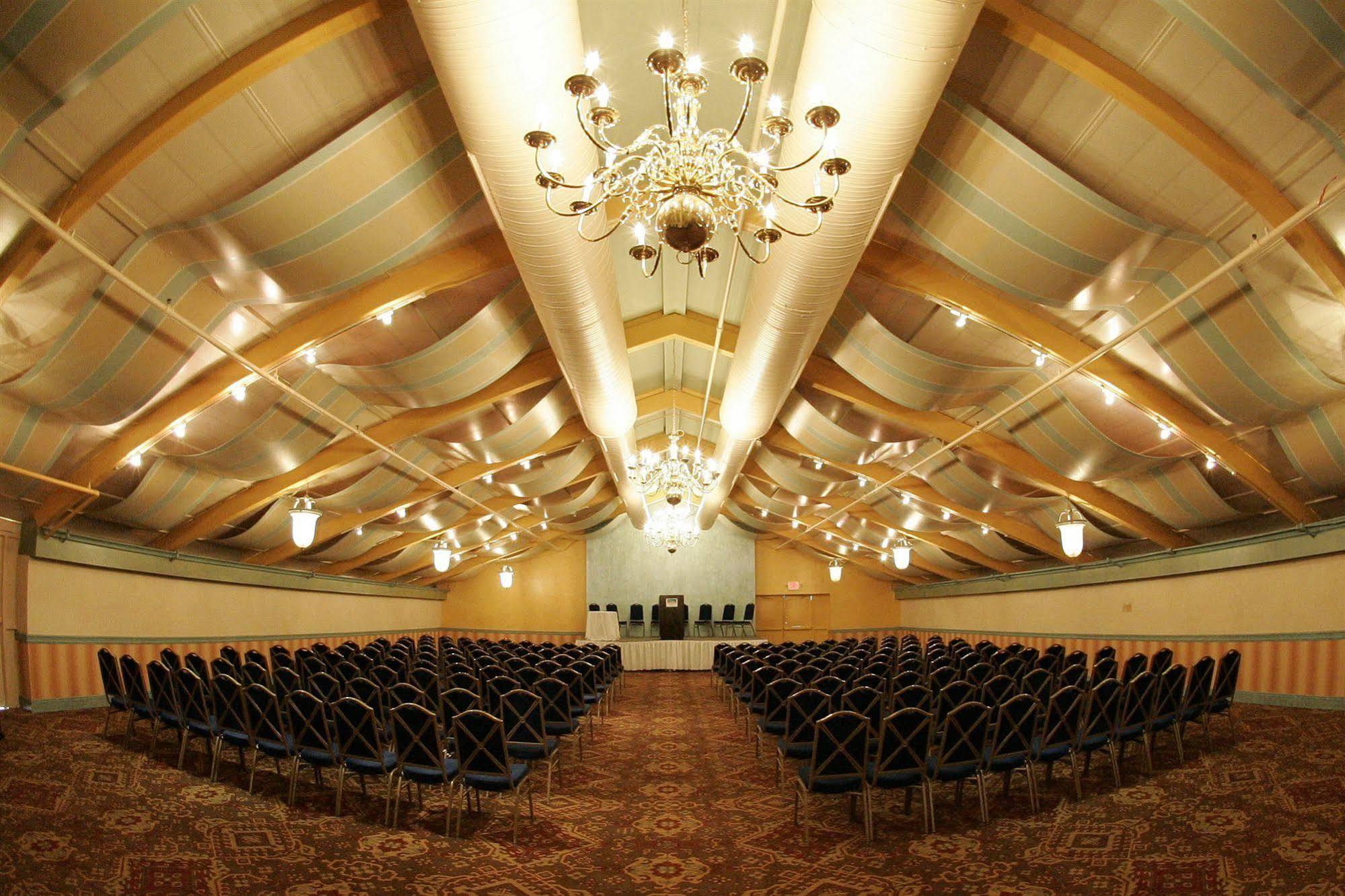E Hotel Banquet & Conference Center Edison Exteriér fotografie